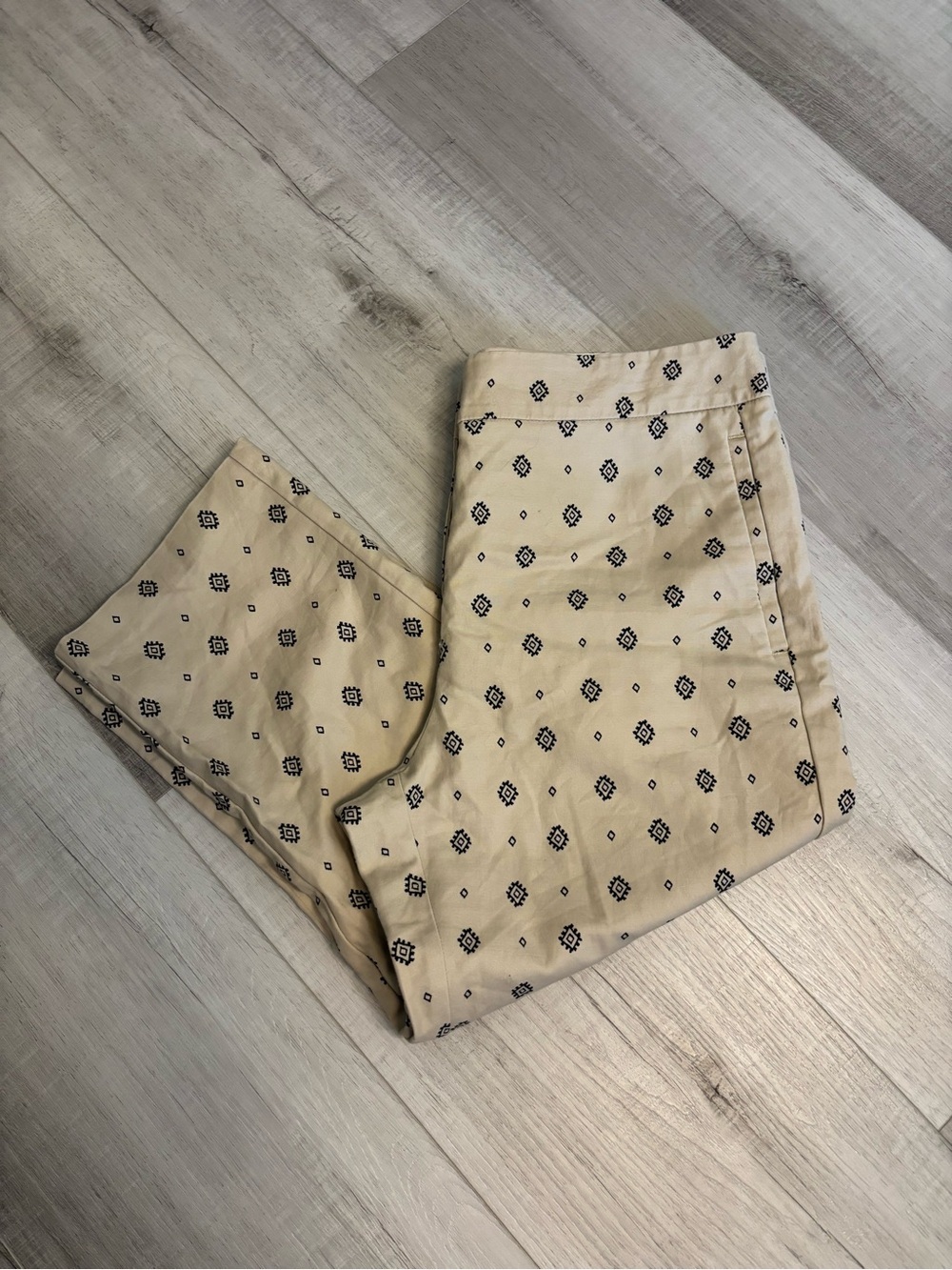 ⭐️SALE - M&S Collection Beige Geometric Print Cropped Ankle Pants Women’s Sz 10 - Picture 2 of 13